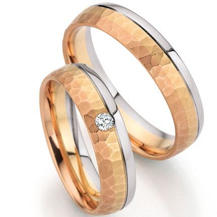 Eheringe aus Platin / Rotgold / Apricotgold mit ausgefallenem Design